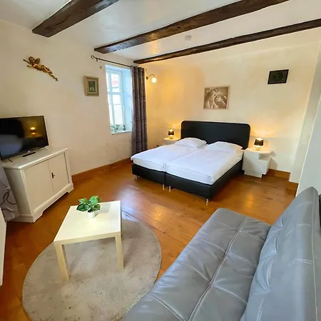 Monteurwohnungen - Am Schloss Apartment